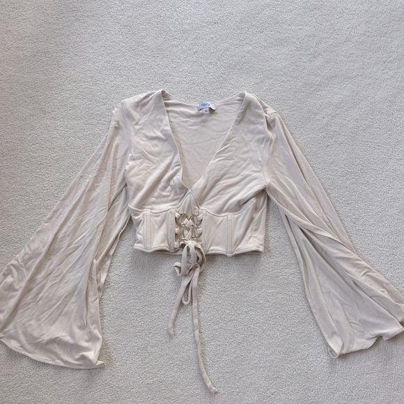 ***BRAND NEW*** SKY Ayama Long Sleeve Crop Top - Picture 4 of 7